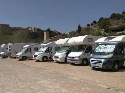 ARUNA Autocaravanas aparcadas