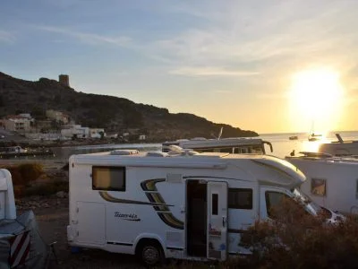 Autocaravanas en La Azohía